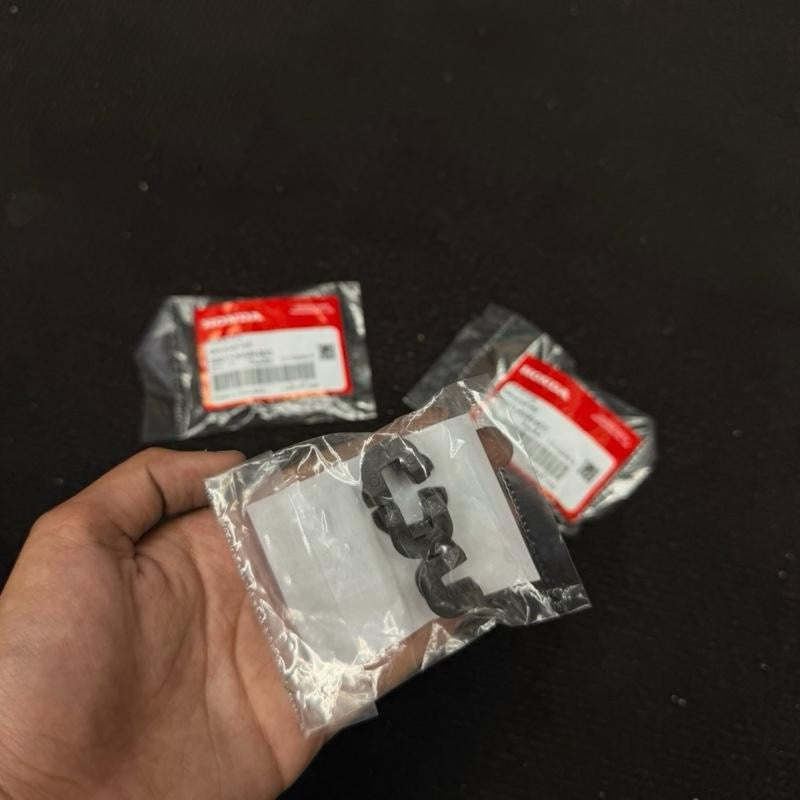 GENUINE SLIDER FOR CLICK 125/150, PCX 150/160, ADV 150/160